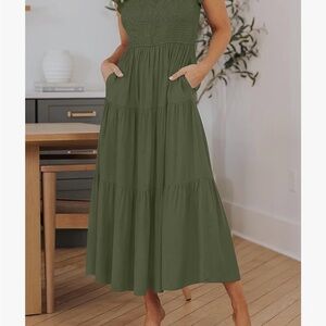 Zesica • green short sleeve • midi dress • size L